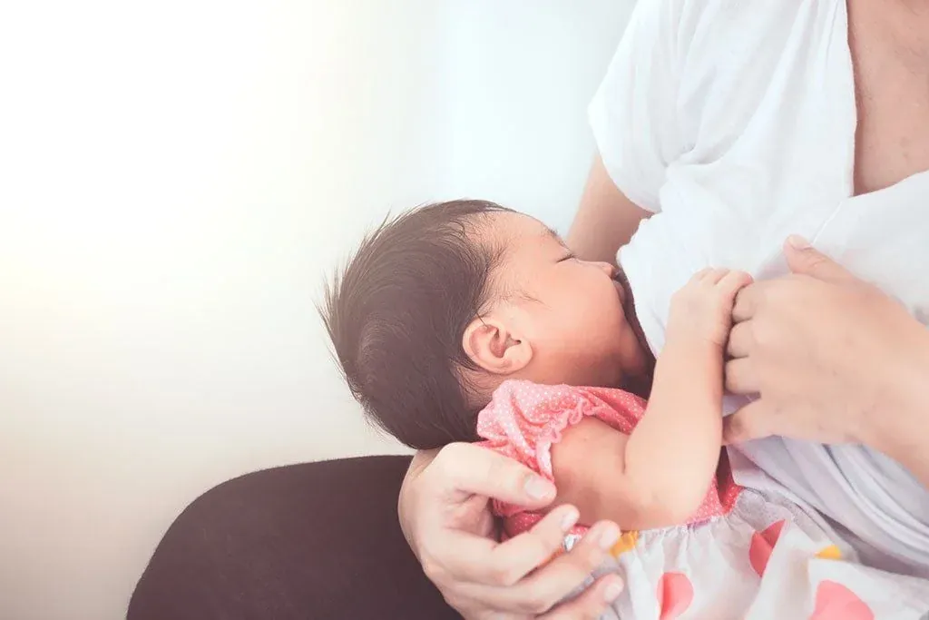 Bộ sưu tập 100+ ảnh bóp vú người yêu đầy ám ảnh · ảnh 3