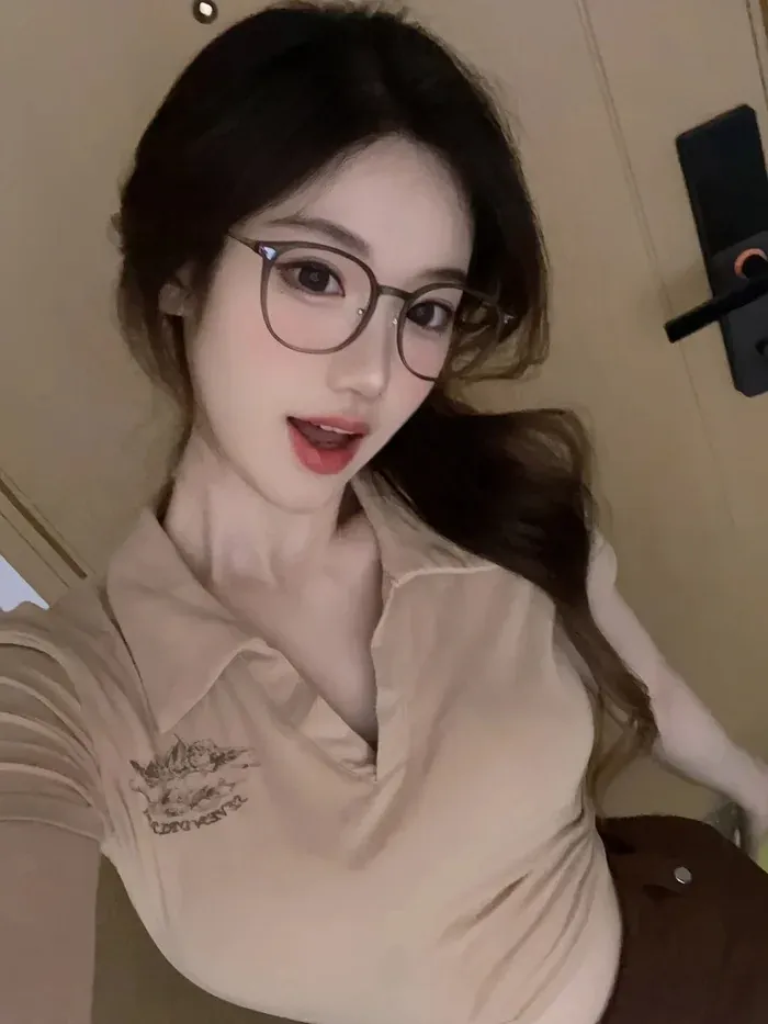sex gái xinh đeo kính · ảnh 2